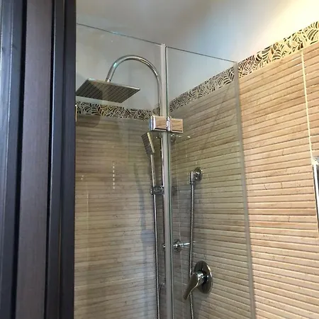 Romeo Guest house *