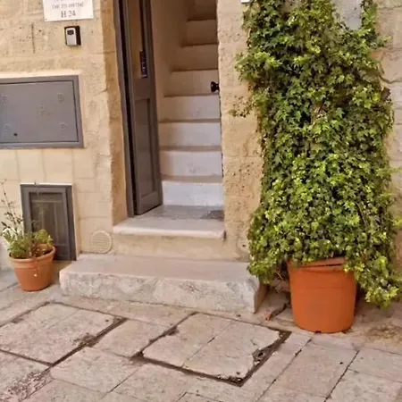 Romeo 3* Bari